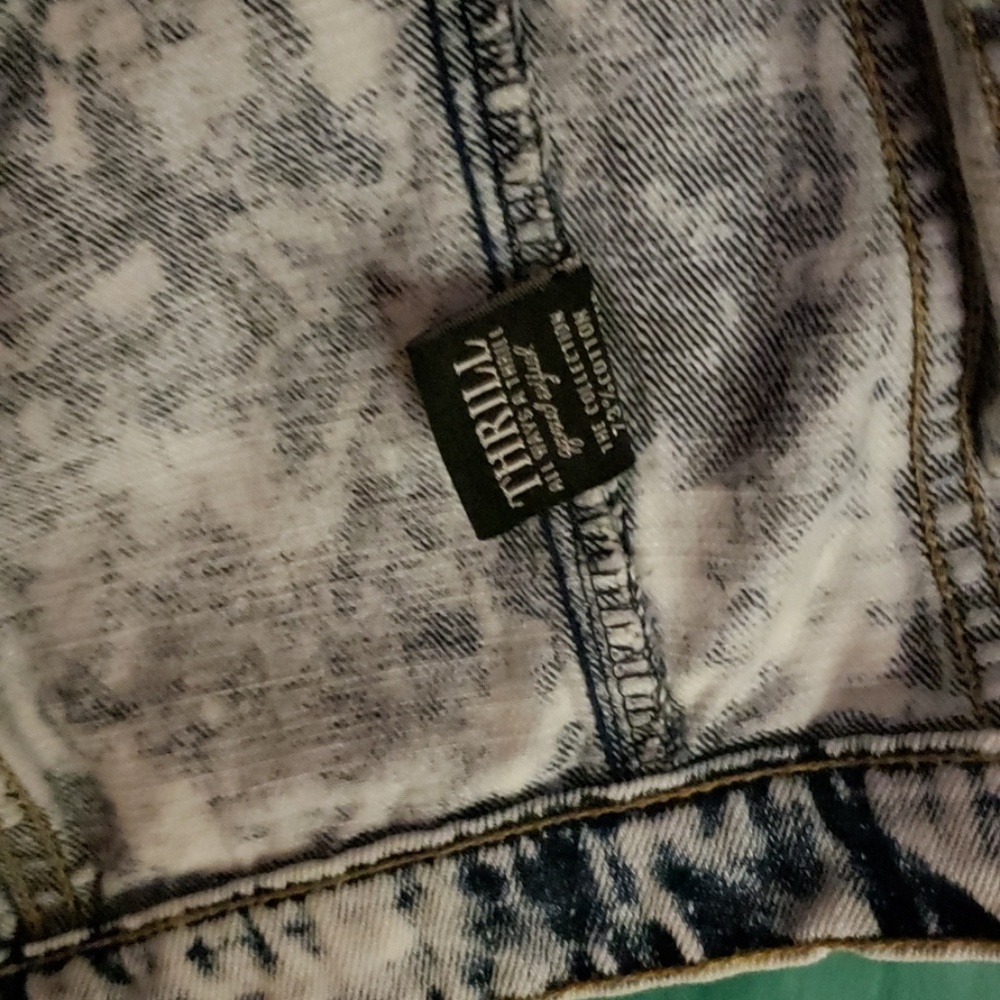 Vest - Picture 3 of 4
